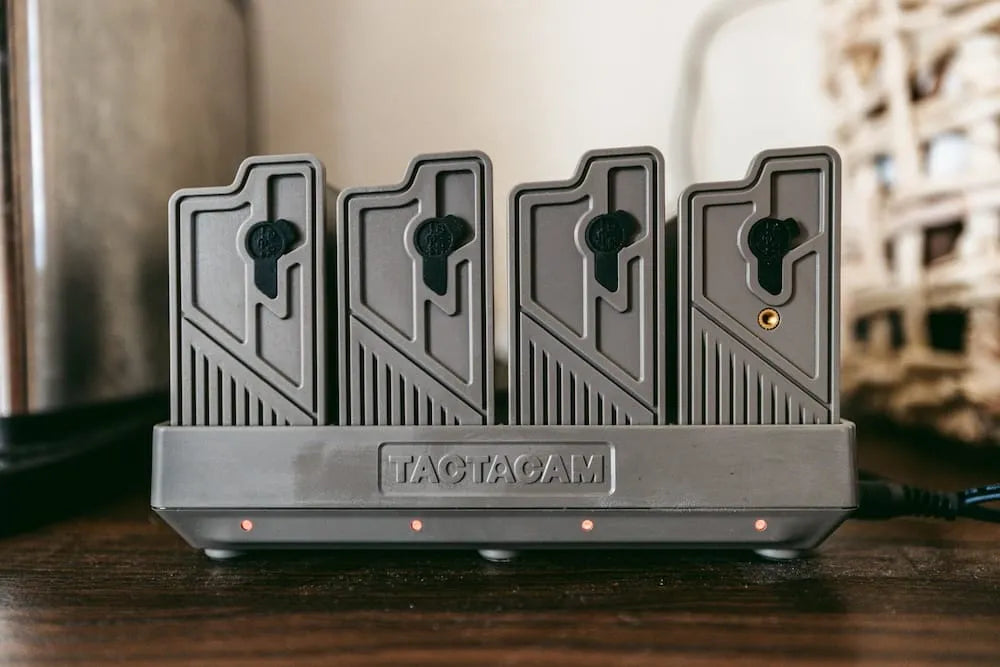 Tactacam Reveal RV-CHARGER1 Lithium Battery Pack 4-Bay Charger
