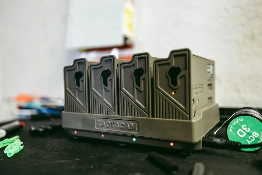 Tactacam Reveal RV-CHARGER1 Lithium Battery Pack 4-Bay Charger